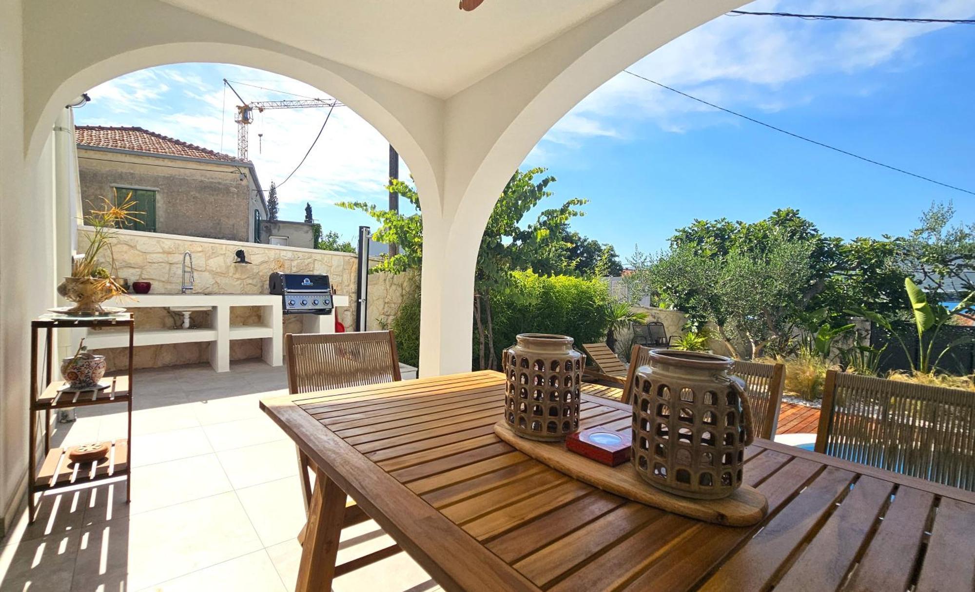 The Three Flowers Pool House Trogir Eksteriør bilde