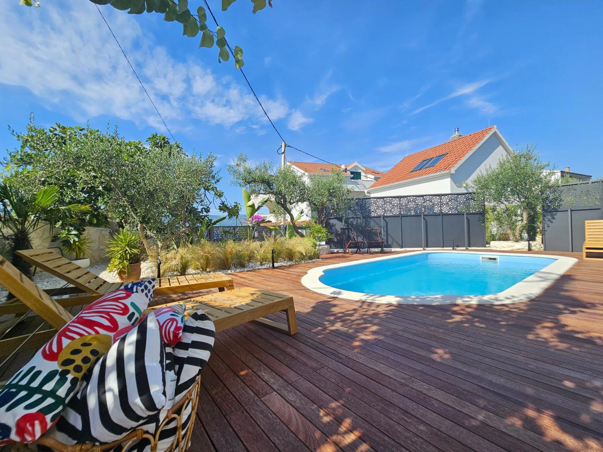 The Three Flowers Pool House Trogir Eksteriør bilde