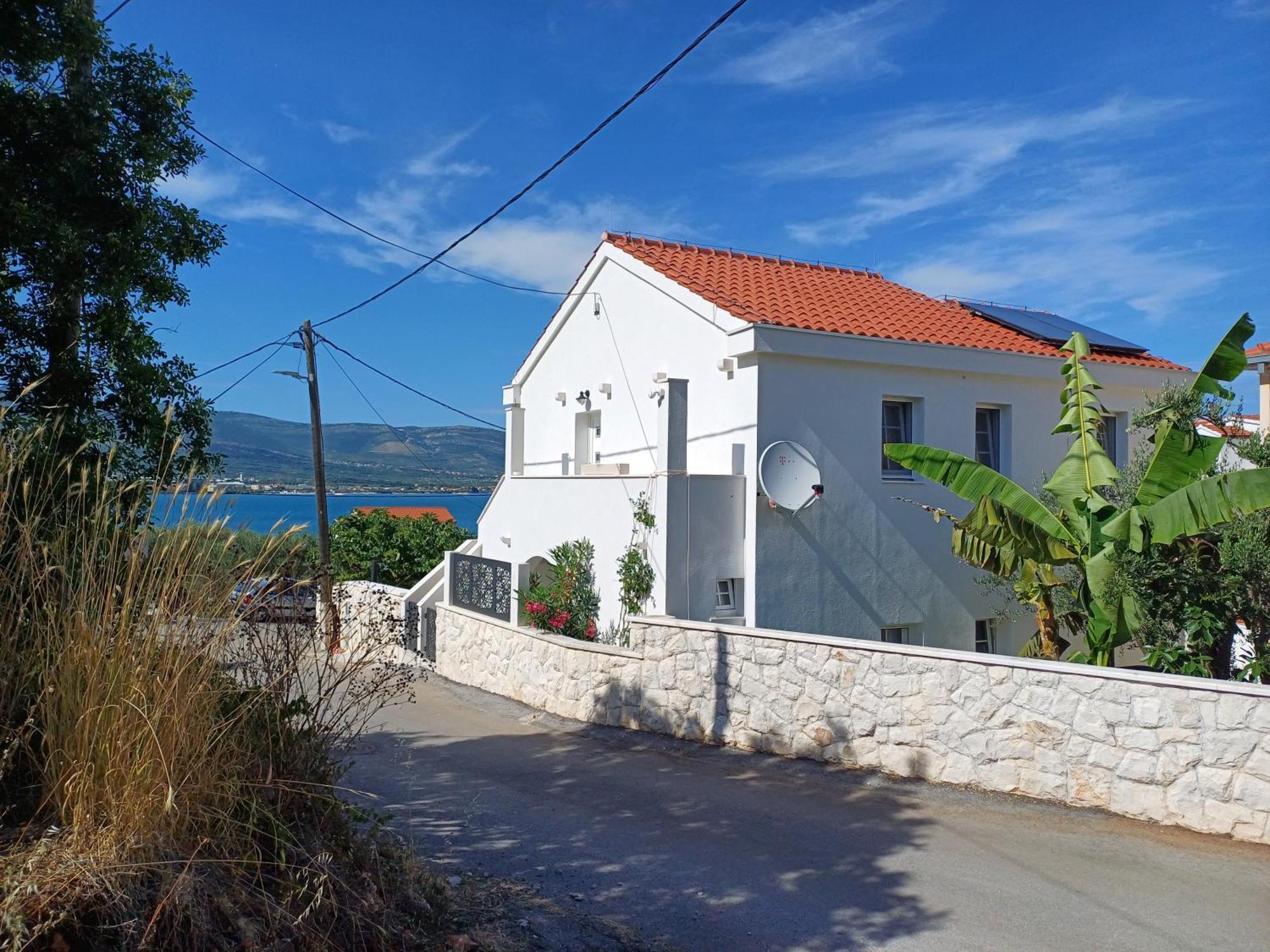 The Three Flowers Pool House Trogir Eksteriør bilde